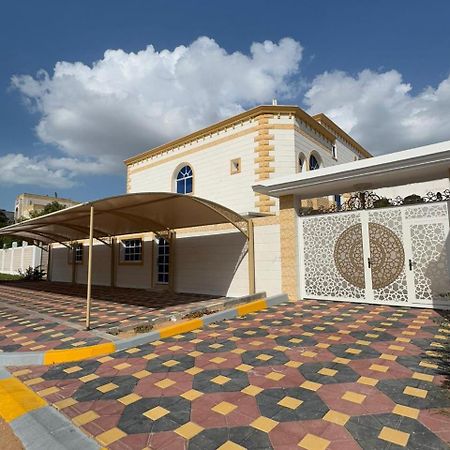 International Abu-Dhabi Hostel Villa Abu Dabi Exterior foto