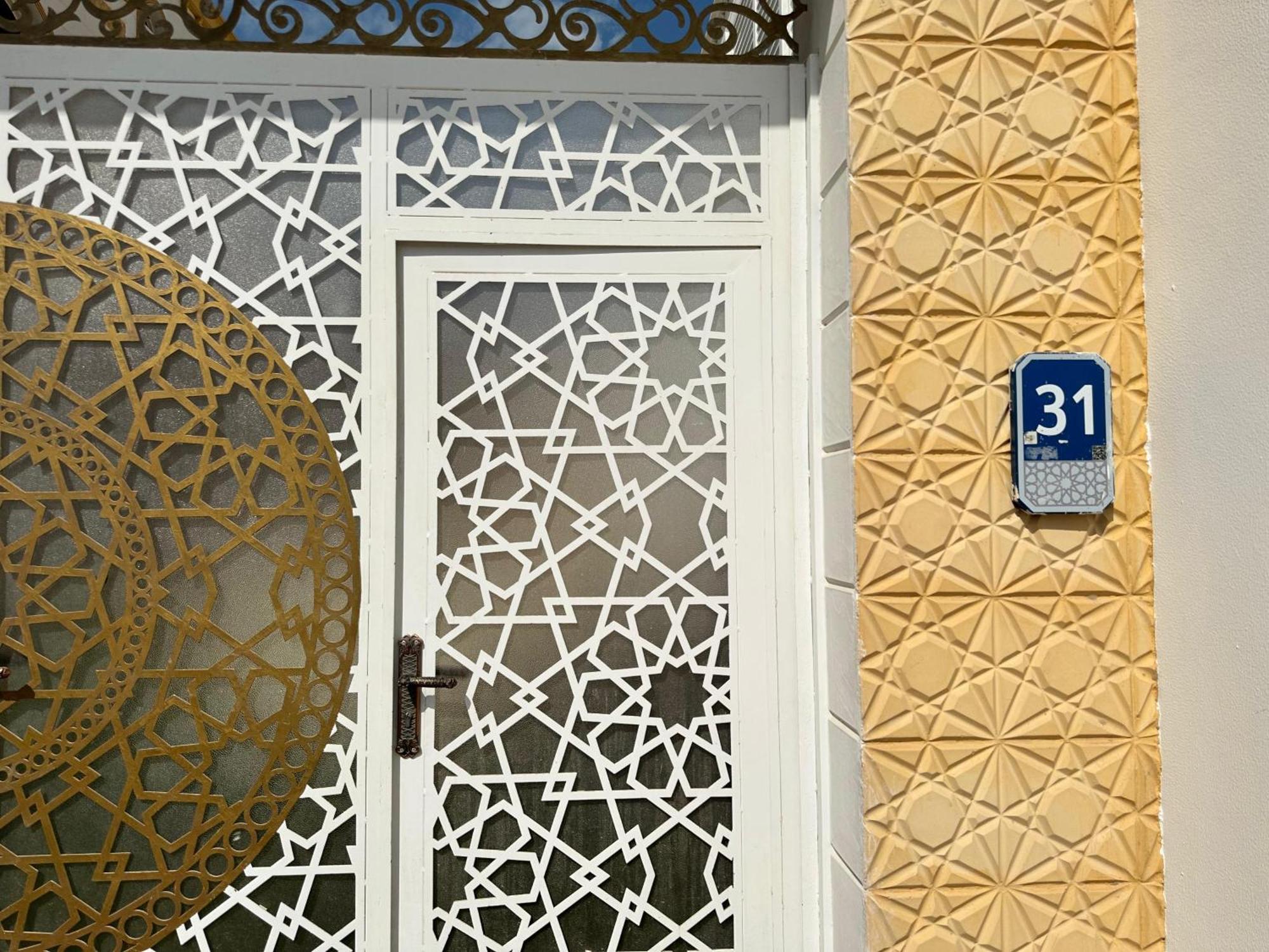 International Abu-Dhabi Hostel Villa Abu Dabi Exterior foto